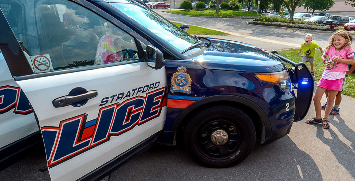 police car with kids