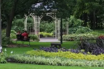 shakespearean park in the summer 